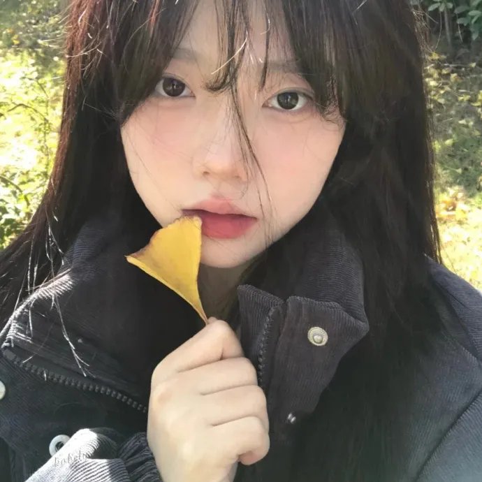 重回过去他却牵手校花